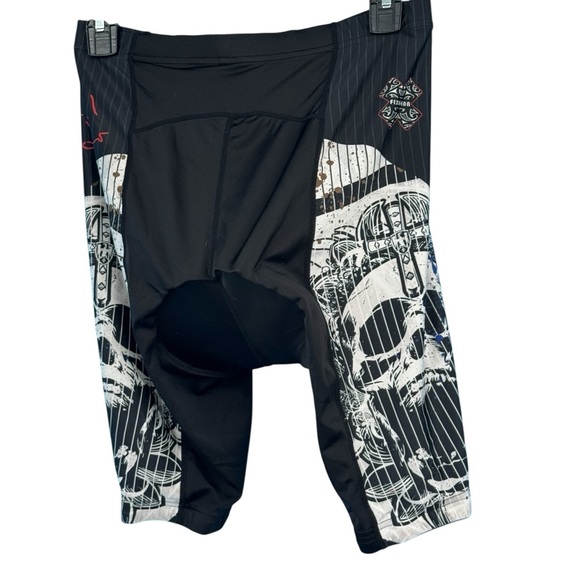 Men's Black and White Skull Graphic Athletic Shorts - Picture 1 of 4